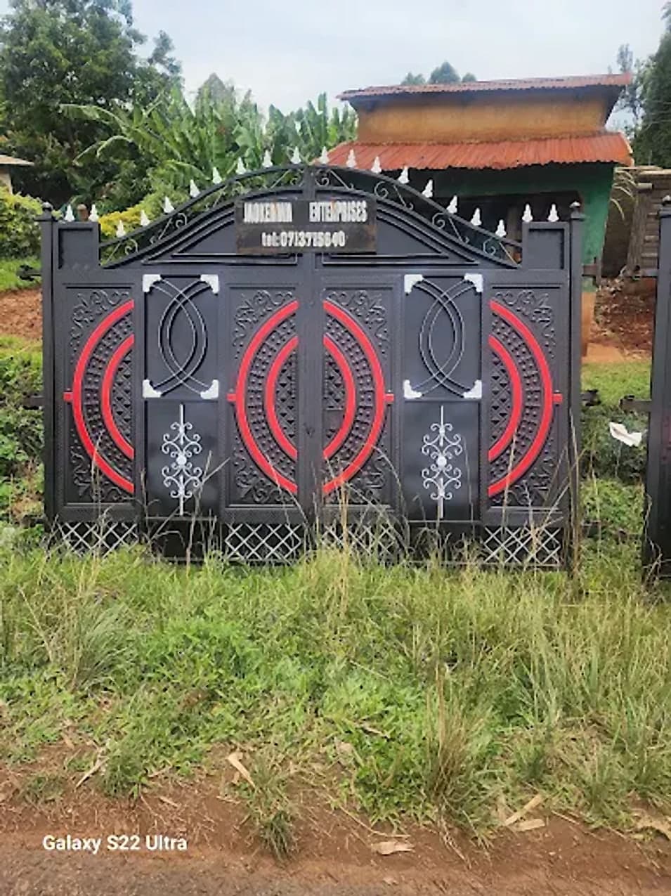 Black & Red Ribbon Compound Gate