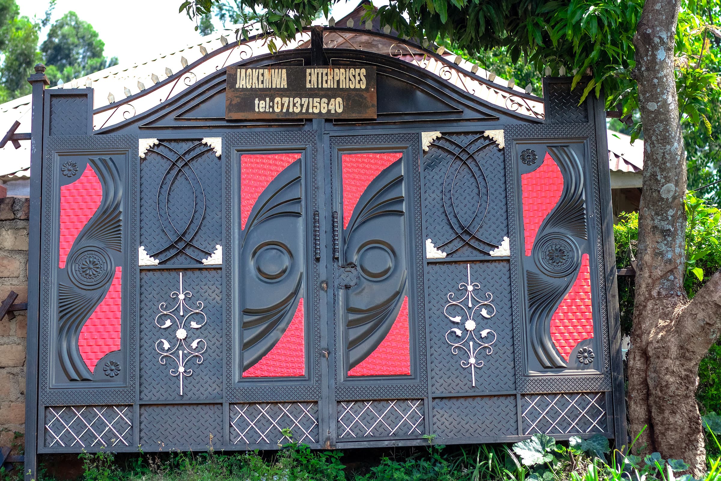 Black & Red Scrollwork Compound Gate