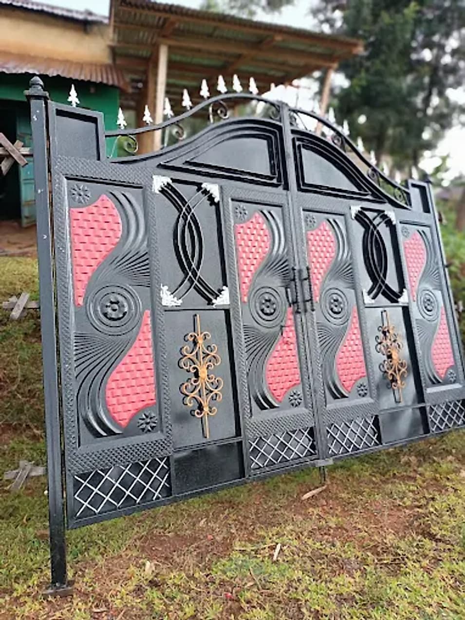 Black & Rose Medallion Compound Gate