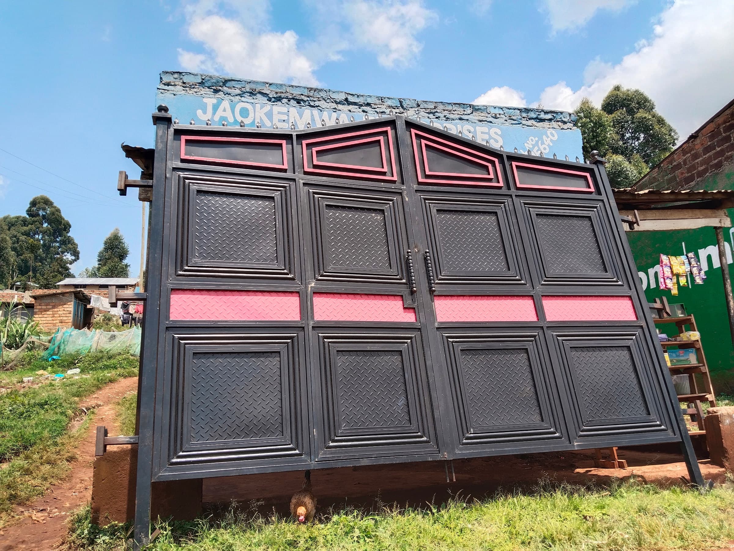 Black & Rose Panel Compound Gate