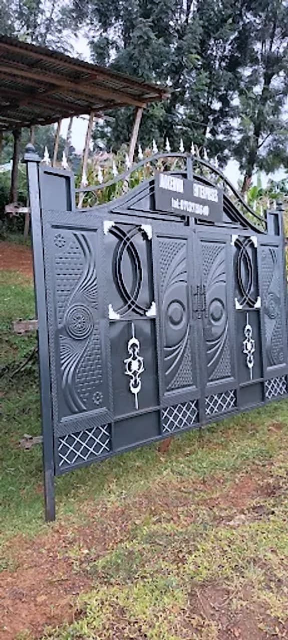 Black Ornate Double Compound Gate