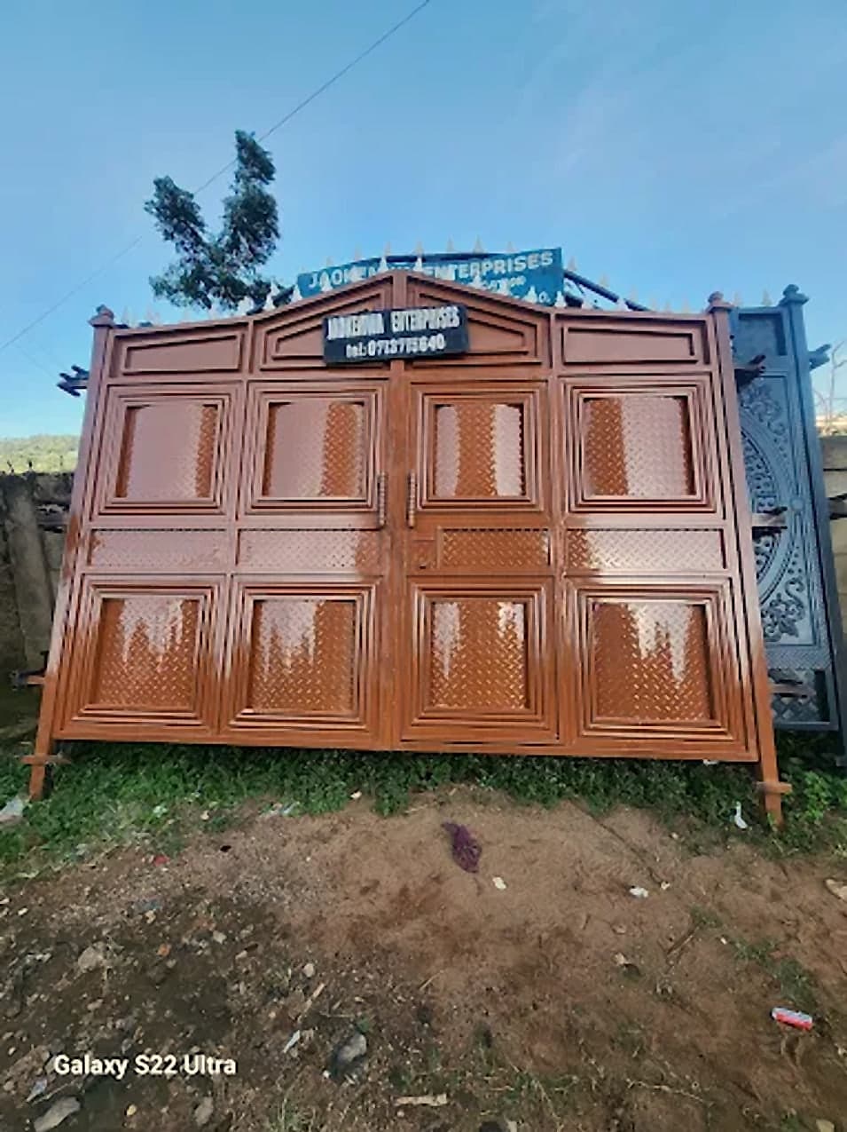 Copper-Brown Panel Compound Gate